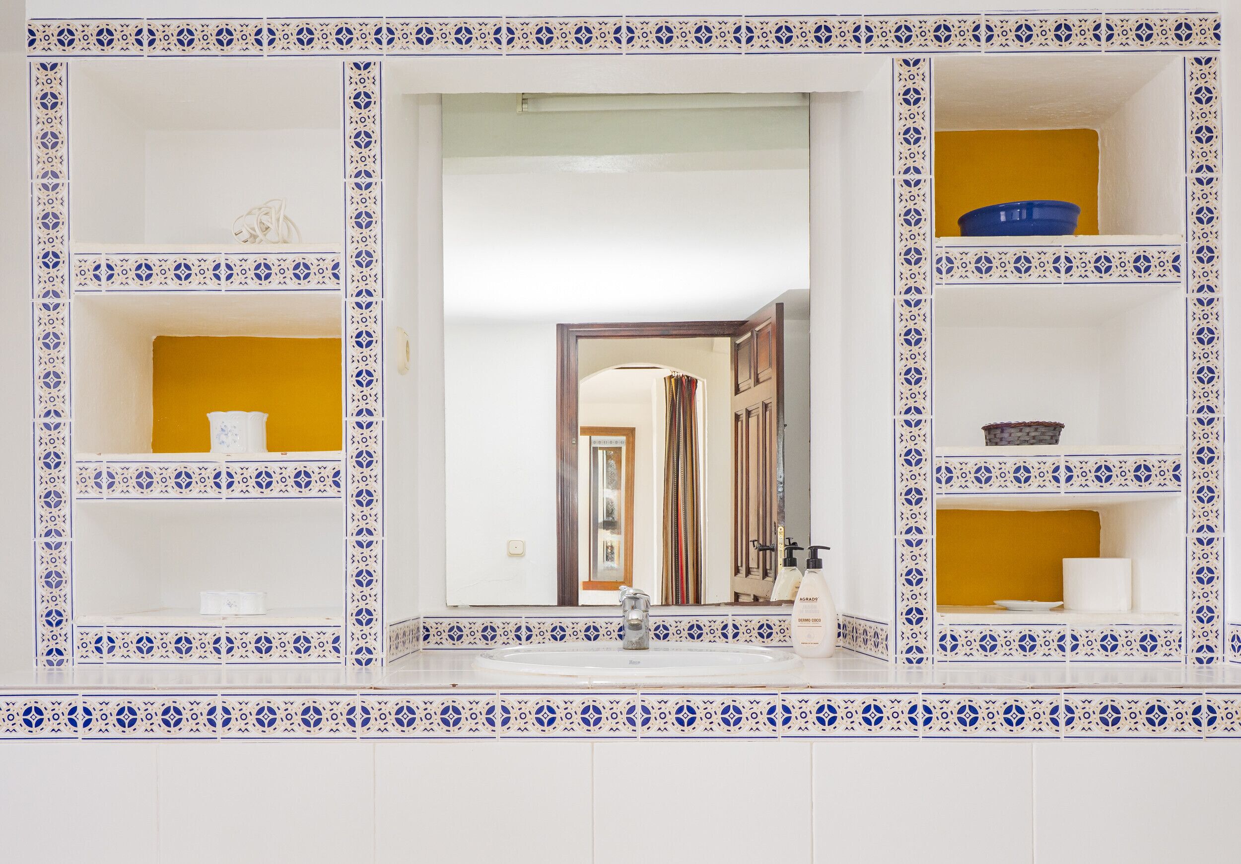 Dutxa, assecador de cabells i tovalloles 