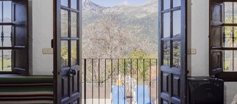 Cubo's Casa Rural Los Lirios & Albahaca del Libar / private pool / free wifi / views