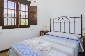 7 bedrooms, iron/ironing board, free WiFi, bed sheets