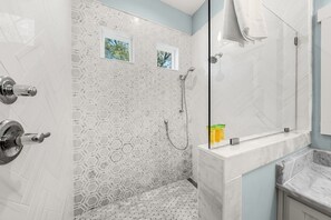 Hair dryer, towels - Surfing Turtle|Pet Friendly|Private Pool|Golf Cart|Game Room (Inlet Beach)