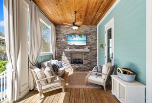 Smart TV, fireplace, table tennis