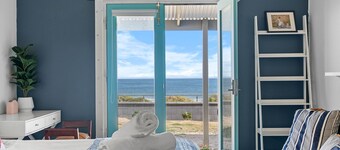 Belle Escapes - Sea Glass Cottage on the Esplanade