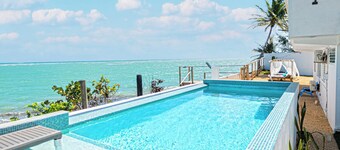 Beachfront Paradise with infinty pool