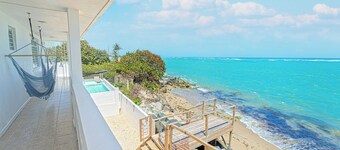 Beachfront Paradise with infinty pool