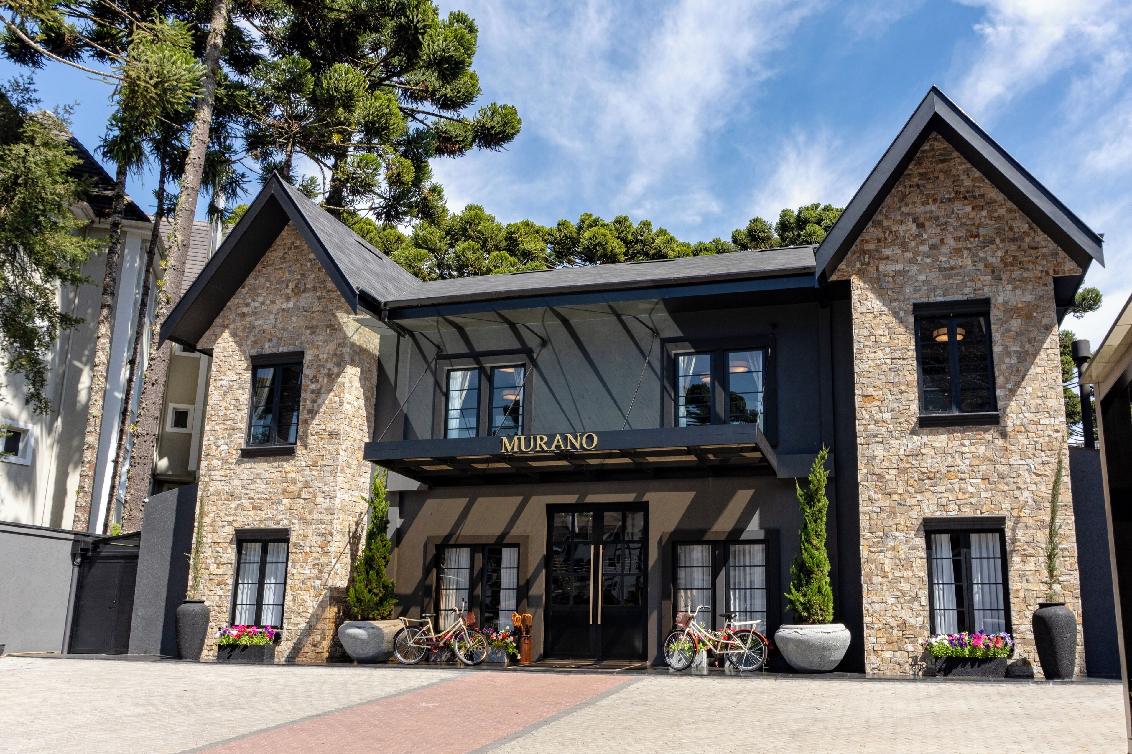 Mặt tiền nơi lưu trú