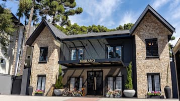 Fachada de la propiedad