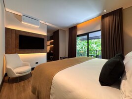 Suíte superior, vista para o jardim | Cofres nos quartos, camas extras/dobráveis (sobretaxa)