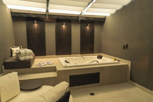 Suíte superluxo | Cofres nos quartos, camas extras/dobráveis (sobretaxa)