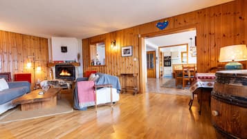 Télévision, cheminée