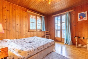 7 bedrooms, free WiFi, bed sheets