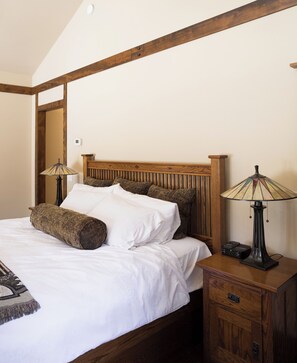 1 bedroom, iron/ironing board, Internet, bed sheets