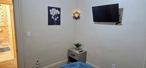 Iron/ironing board, free WiFi, bed sheets - A Grander Stay is a charming three bedroom home - WiFi is accessible (Detroit)