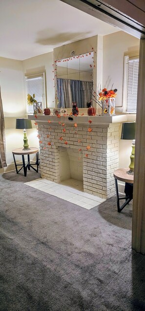 Interior - A Grander Stay is a charming three bedroom home - WiFi is accessible (Detroit)