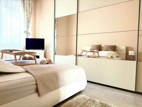 3 slaapkamers, een kluis op de kamer, een strijkplank/strijkijzer, wifi