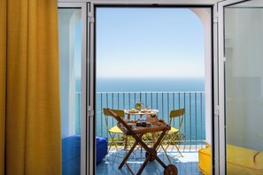 Deluxe Double Room, Sea View | Premium bedding, down duvets, minibar, in-room safe - Amalfi residence (Conca dei Marini)