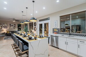 Dining - 8BR/5.5BA Luxury Retreat w/4 En-Suites, HEATED Pool, Hot Tub,Billiards & Arcades (Peoria)