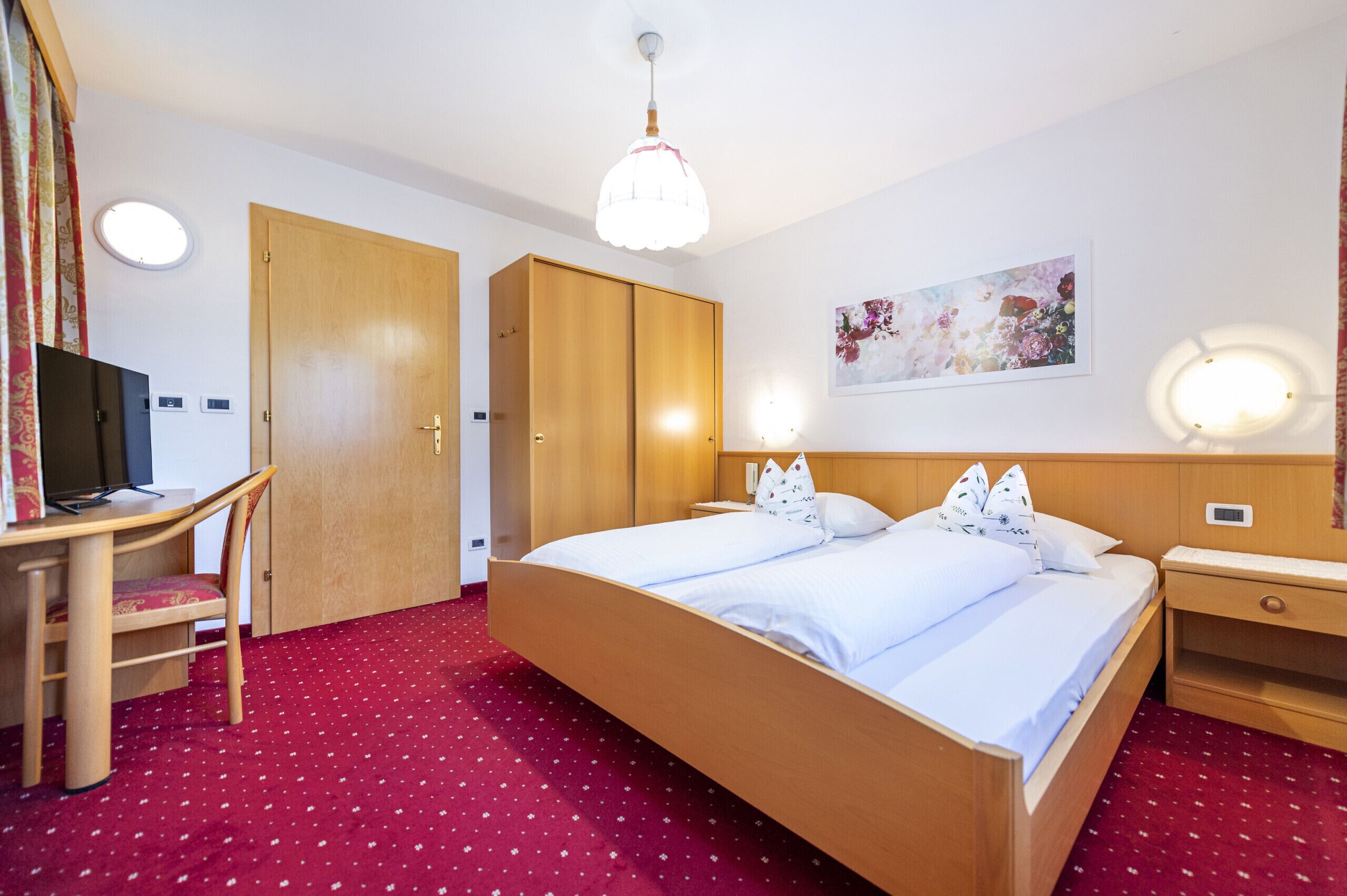 1 多间卧室、免费 WiFi、床单