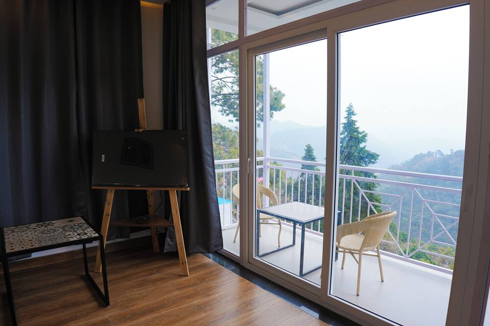 The Glass House Gethia