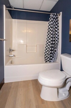 Combined shower/tub, towels, toilet paper - Brewster Hall (Cheney)