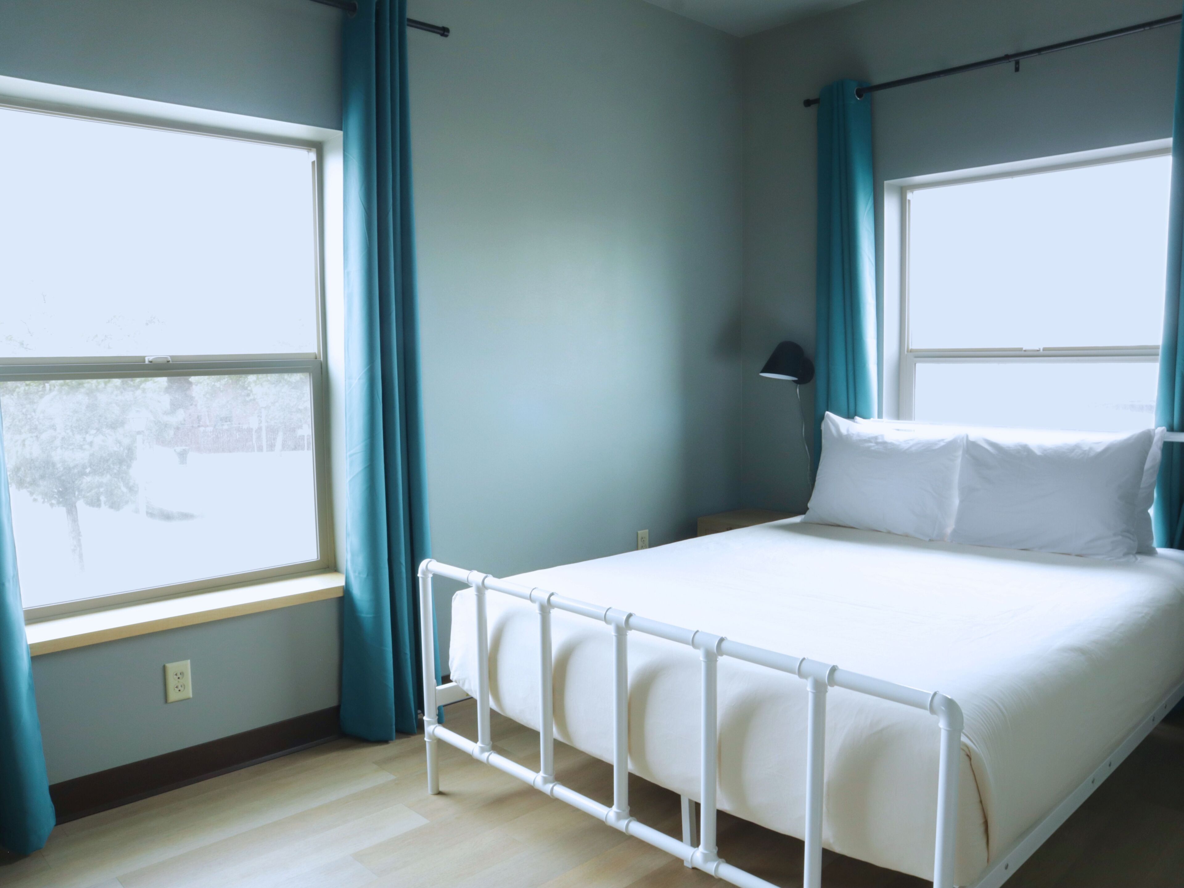 WiFi (free), individually furnished, bed sheets