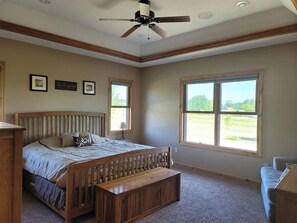 5 Schlafzimmer, Bügeleisen/Bügelbrett, Reisekinderbett, WLAN