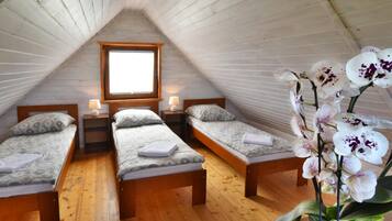 Rumah | 1 kamar tidur dan dilengkapi dengan perabotan berbeda-beda