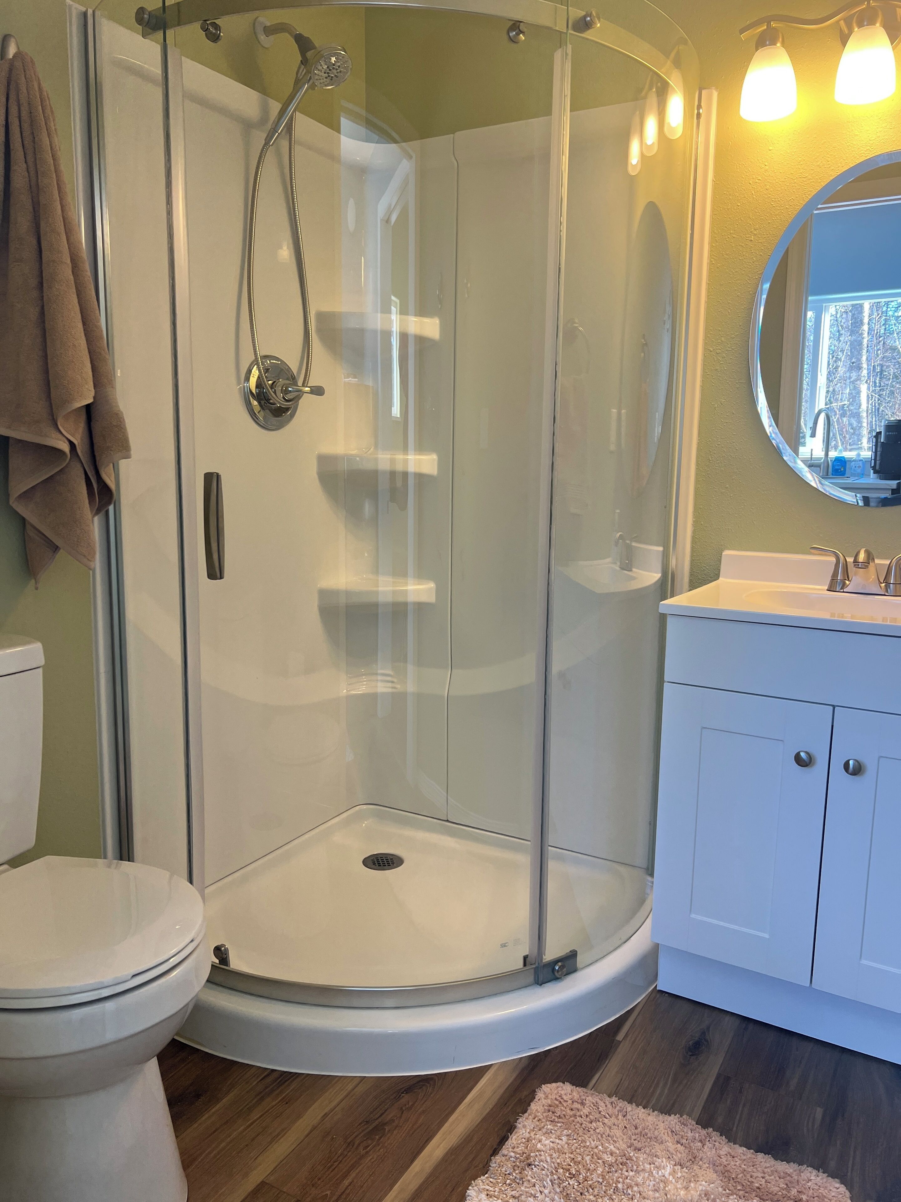  シャワー、ヘアドライヤー、タオル、石鹸