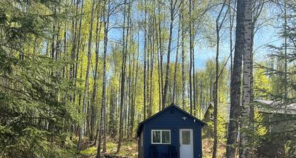 Paradise Cottage - Charming 1 bedroom lake view cottage minutes from Wasilla.