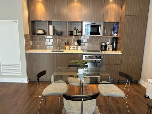 2-Storey Townhome | Downtown | Free Parking | 100% Walk Score