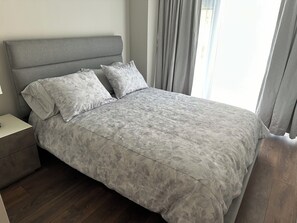 2 chambres, fer et planche à repasser, Wi-Fi, draps fournis