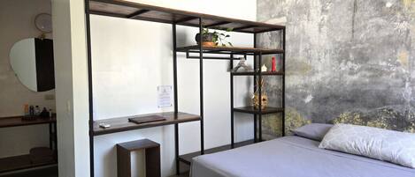 1 bedroom, desk, free WiFi