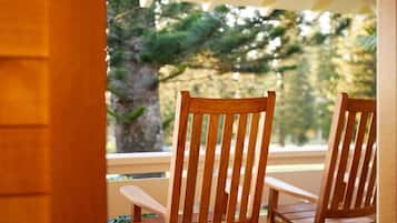 Single Room, City View | 1 bedroom, blackout curtains, iron/ironing board, free WiFi