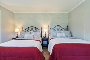 3 室のベッドルーム、アイロン / アイロン台、WiFi、ベッドシーツ