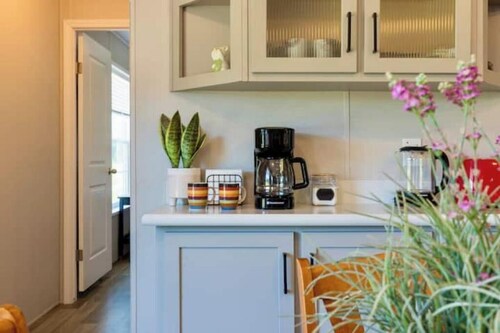 Rural Home on Farm, Firepit, 40 min to Dells