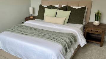 3 bedrooms, desk, iron/ironing board, travel cot