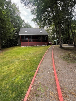 Property grounds - Year-Round Lakefront Family Retreat with Private Waterfront and Treehouse
 (Lincoln)