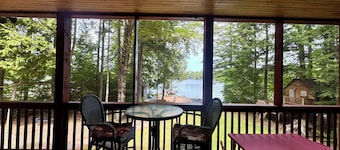 Year-Round Lakefront Family Retreat with Private Waterfront and Treehouse
