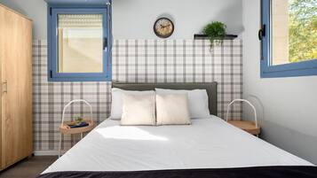 2 Schlafzimmer, Bügeleisen/Bügelbrett