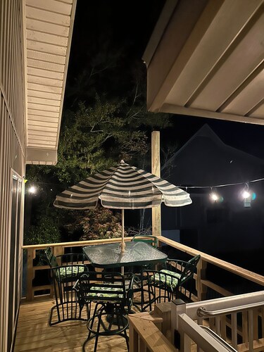 Charming 2-bedroom Fish River view upstairs apartment  in wonderful Fairhope AL