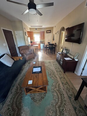 Smart TV - Charming 2-bedroom Fish River view upstairs apartment  in wonderful Fairhope AL (Fairhope)