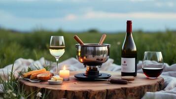 Romantisches Chalet, 1 Doppelbett und Schlafsofa, Whirlpool, zum Garten hin | Terrasse/Patio