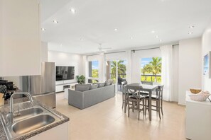 Interior - NEW! Azure Heaven, Breathtaking views, Pool, Gym (Maho)