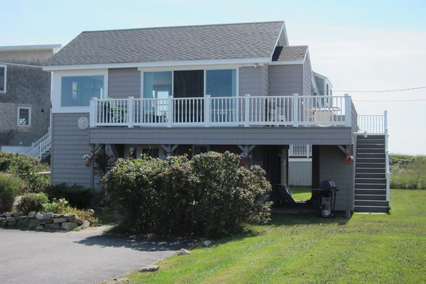"Low Tide in front of High Tide—just steps to the beach!