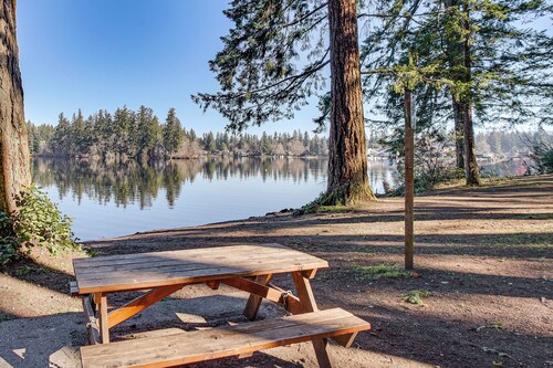 3 Mi to Lake Wilderness: Charming Family Home!