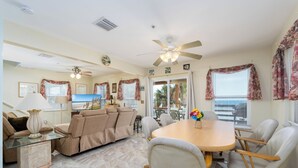 Casa, vista para a praia | Sala de jantar