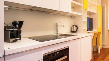 Kühlschrank, Ofen, Herdplatte, Geschirrspüler