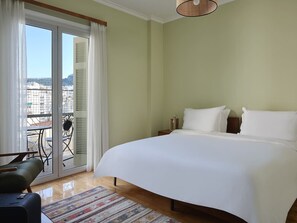 1 bedroom, iron/ironing board, travel crib, WiFi