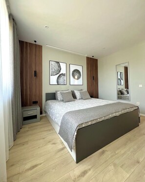 2 habitaciones, escritorio, tabla de planchar con plancha y wifi 