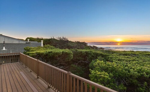 Oceanfront, Panoramic Views, Firepit, Dog Kennel, Outdoor Oasis