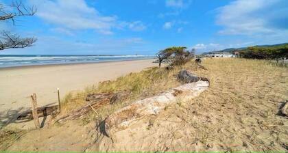Oceanfront, Panoramic Views, Firepit, Dog Kennel, Outdoor Oasis